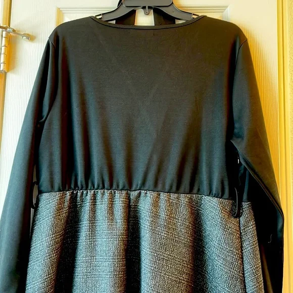 Bloomchic Black Dress, with patterned plaid skirt in long sleeves. Size 14-16. - Picture 4 of 8
